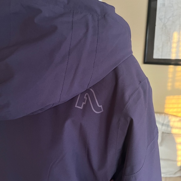 Flylow Daphne Hooded Insulated Jacket, Snow-Skirt Pit-Zips Wrist-Cuffs - Picture 3 of 8